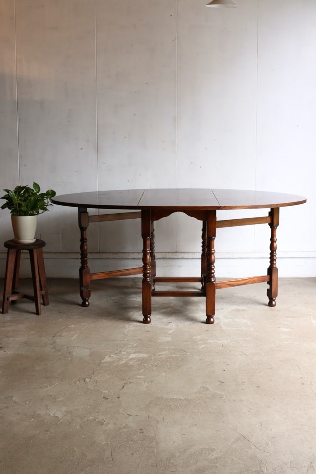 バタフライテーブル