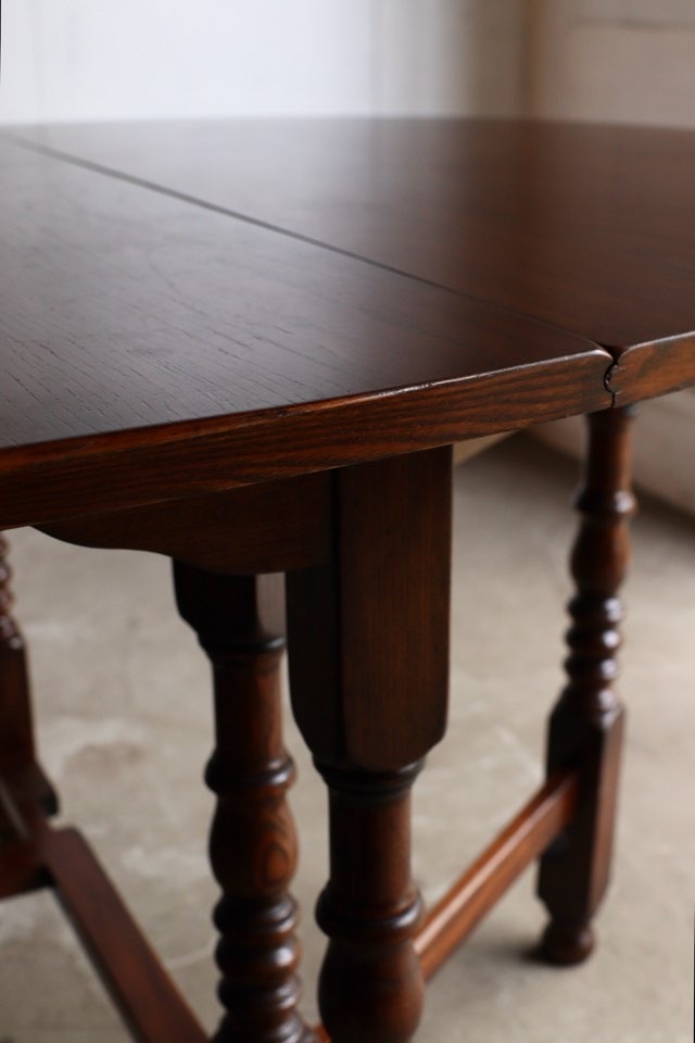 バタフライテーブル