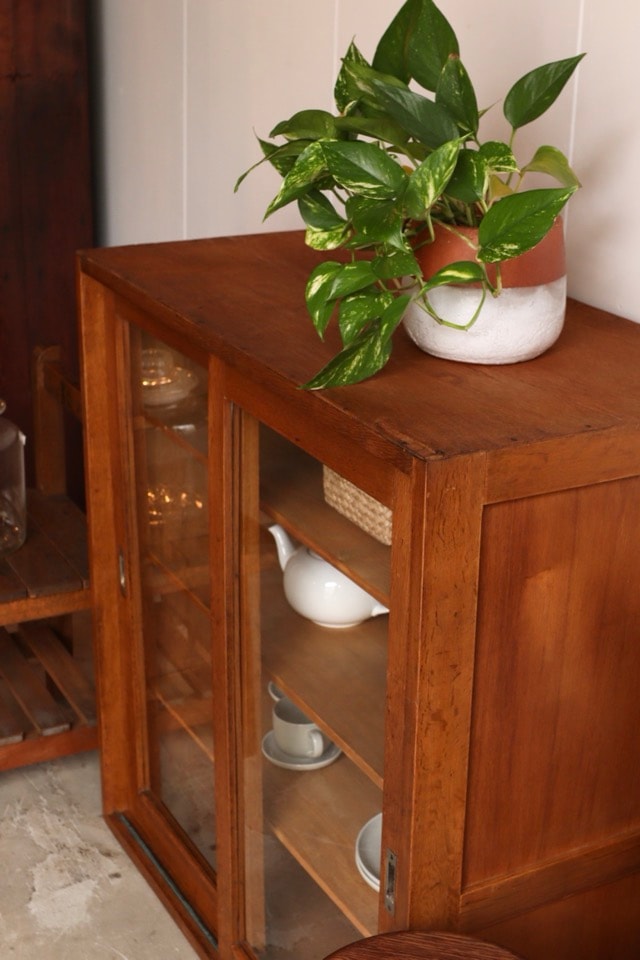 ガラス引戸棚 | 全ての商品 - 古家具古道具 そうすけ