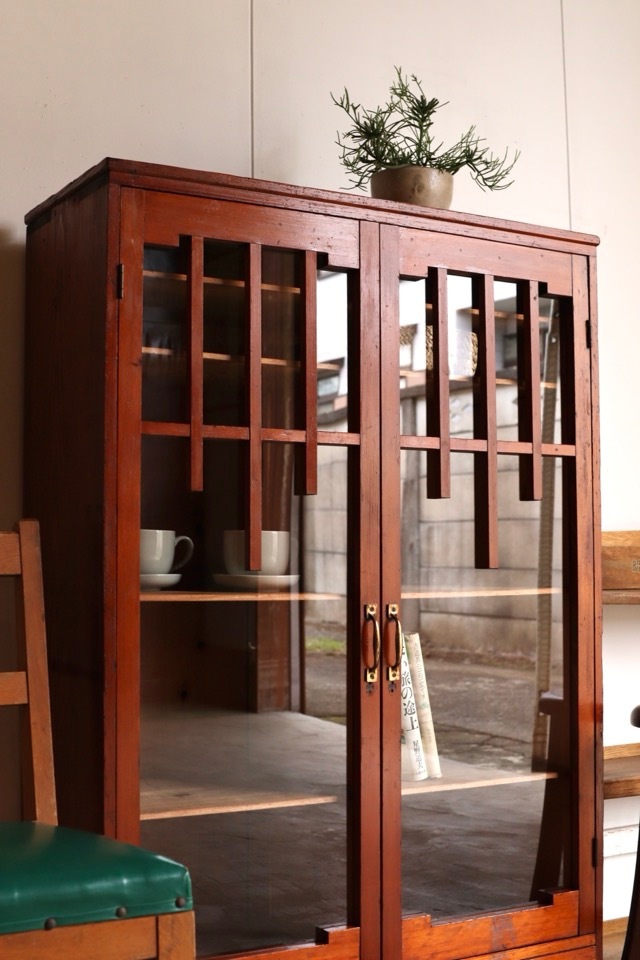 ガラス戸棚 | 全ての商品 - 古家具古道具 そうすけ