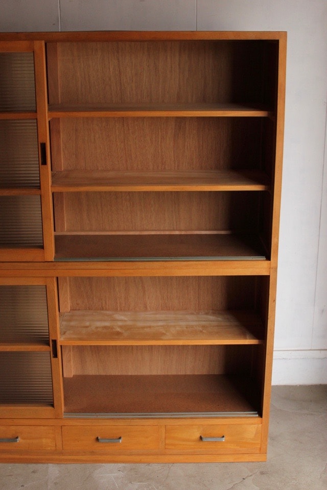 無垢材　モールガラス　水屋箪笥　昭和レトロ 稀少 アンティーク 水屋箪笥 モールガラス 茶箪笥 和箪笥 戸棚