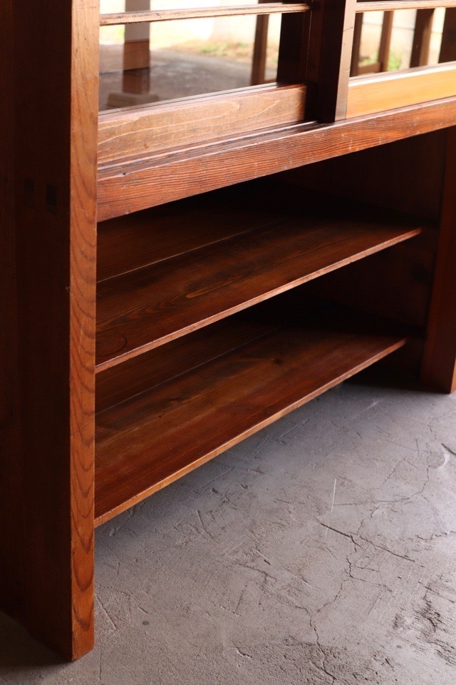 両面ガラス引戸棚 | 全ての商品 - 古家具古道具 そうすけ