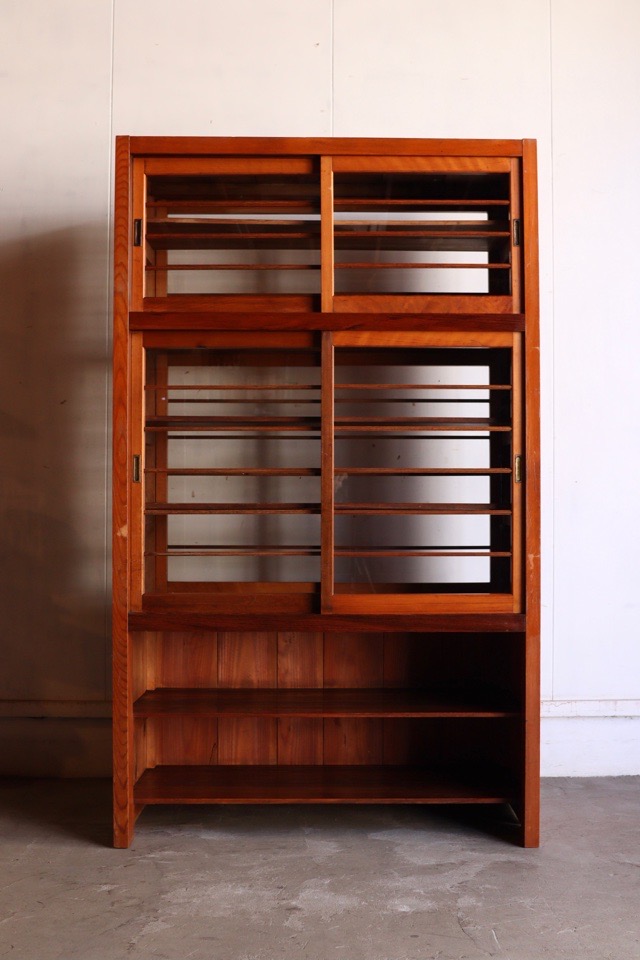 両面ガラス引戸棚 | 全ての商品 - 古家具古道具 そうすけ