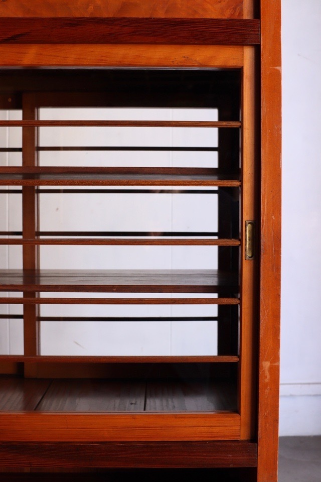 両面ガラス引戸棚 | 全ての商品 - 古家具古道具 そうすけ