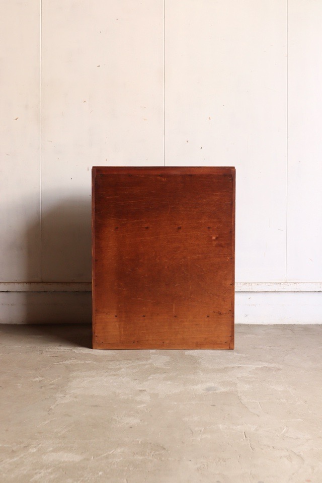 モールガラスの引戸棚