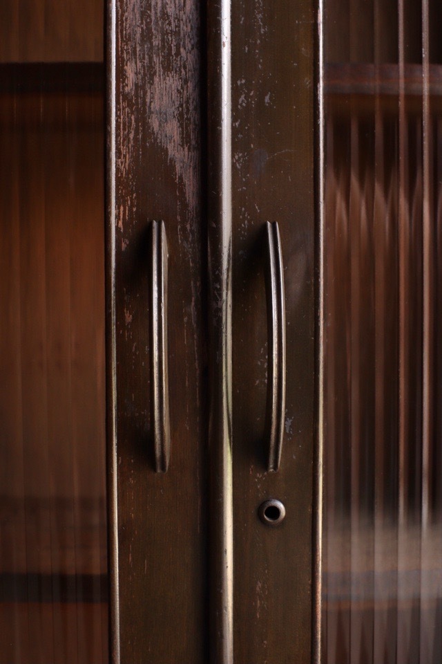 モールガラスの戸棚