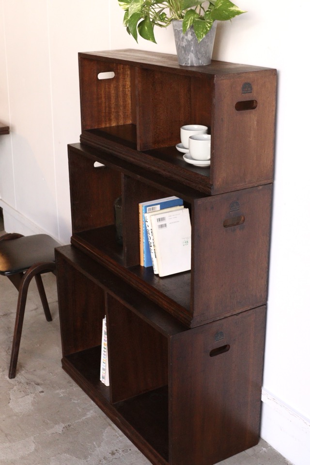 スタッキング棚