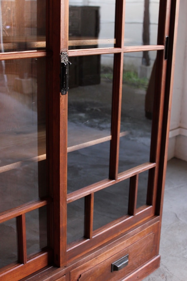 ガラス引戸棚 | 引戸棚/水屋箪笥 - 古家具古道具 そうすけ