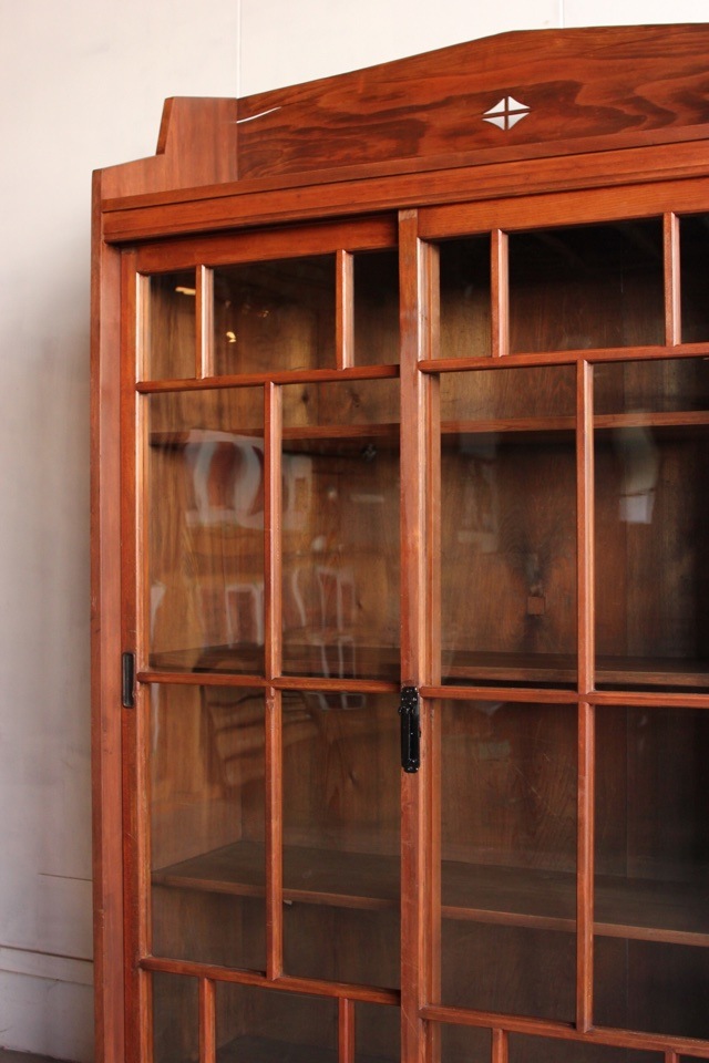 ガラス引戸棚 | 引戸棚/水屋箪笥 - 古家具古道具 そうすけ