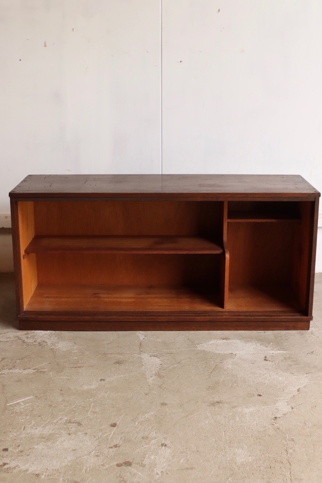 モールガラスの引戸棚