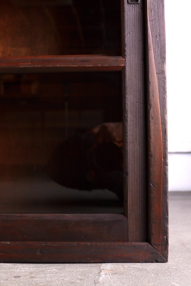 ガラス引戸棚②