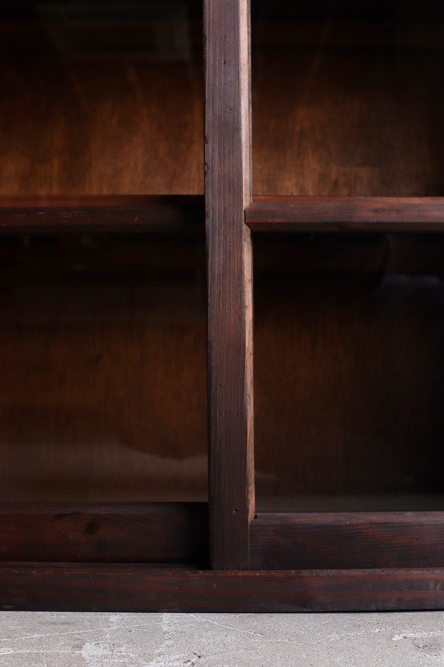 ガラス引戸棚②