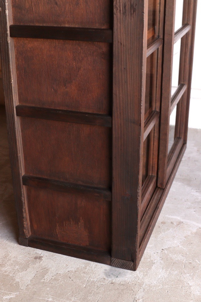 ガラス引戸棚②