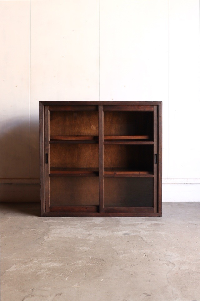 ガラス引戸棚②