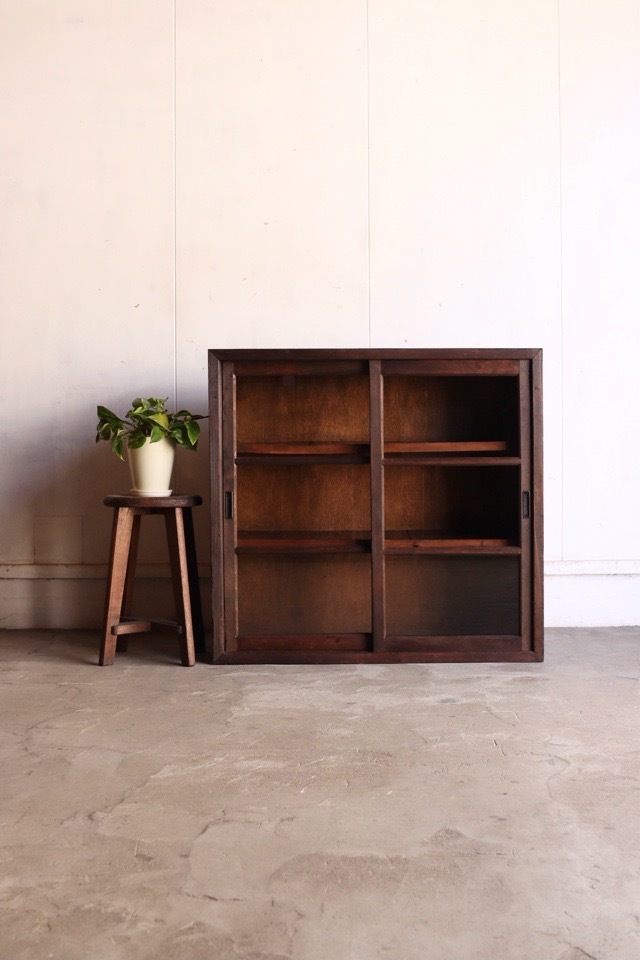 ガラス引戸棚②