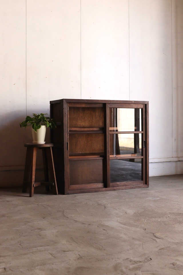 ガラス引戸棚②