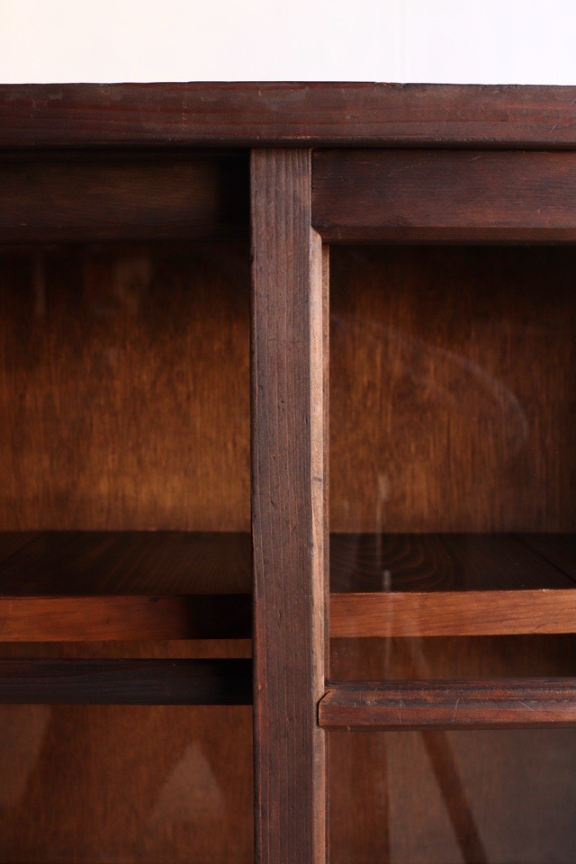 ガラス引戸棚②