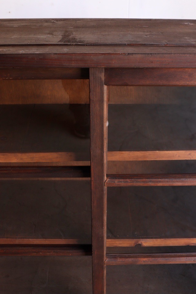 ガラス引戸棚②