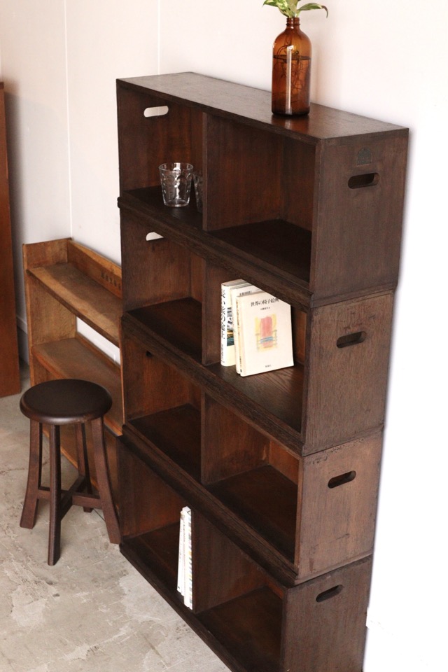 スタッキング棚