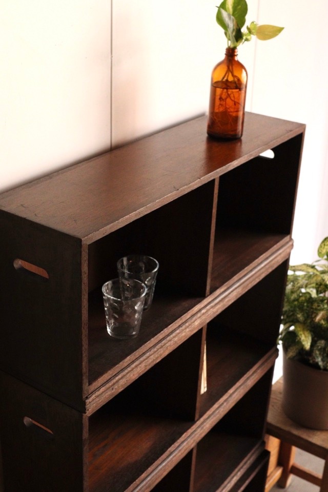 スタッキング棚