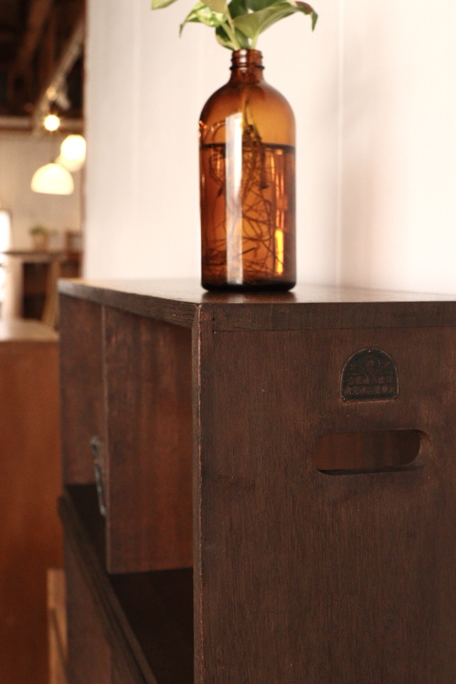 スタッキング棚