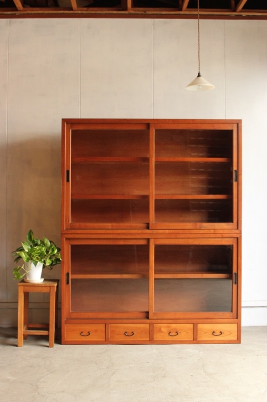 ガラス引戸棚 | 全ての商品 - 古家具古道具 そうすけ