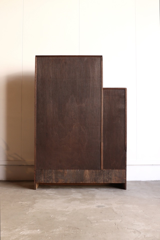 ダイヤガラスの戸棚