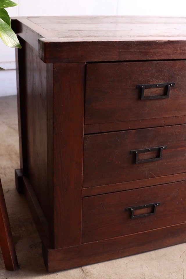 古い木製の引き出し　12杯　タンス　収納　古家具　古民家 古い木製の引き出し 12杯 タンス 収納 古家具 古民家 古い木製の