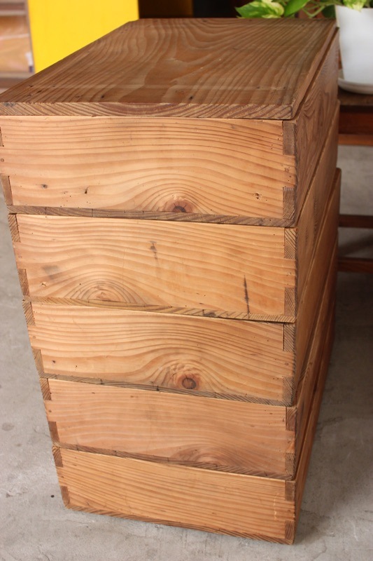 5段の木箱