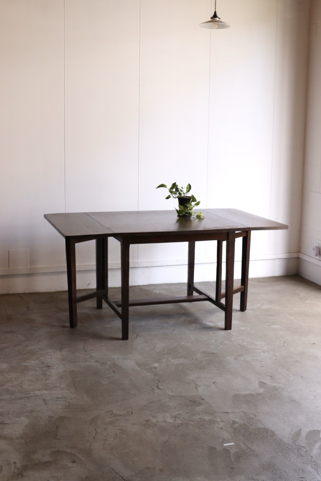 バタフライテーブル