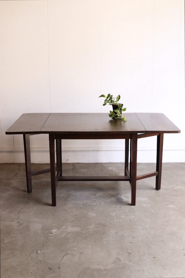 バタフライテーブル