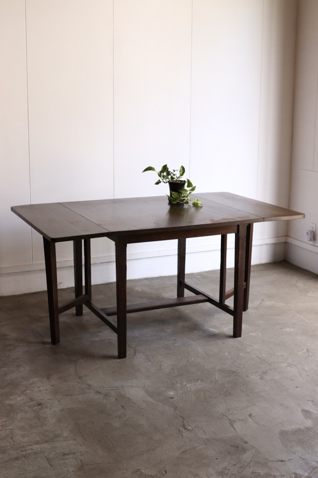 バタフライテーブル