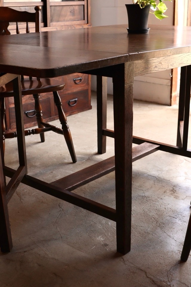 バタフライテーブル