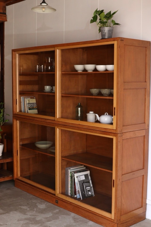 伝統的な日本の木製水屋箪笥 水屋箪笥 | 全ての商品 - 古家具古道具 そうすけ