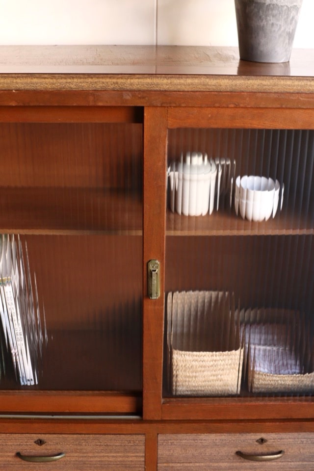 モールガラスの引戸棚 | 全ての商品 - 古家具古道具 そうすけ