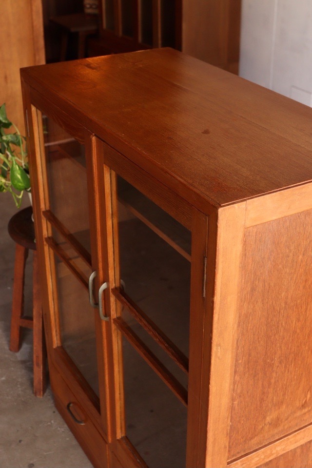 9/30まで！　古家具　木製　ガラス戸棚 ガラス引戸棚 | 全ての商品 - 古家具古道具 そうすけ