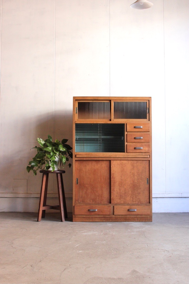 モールガラスの食器棚 | 全ての商品 - 古家具古道具 そうすけ