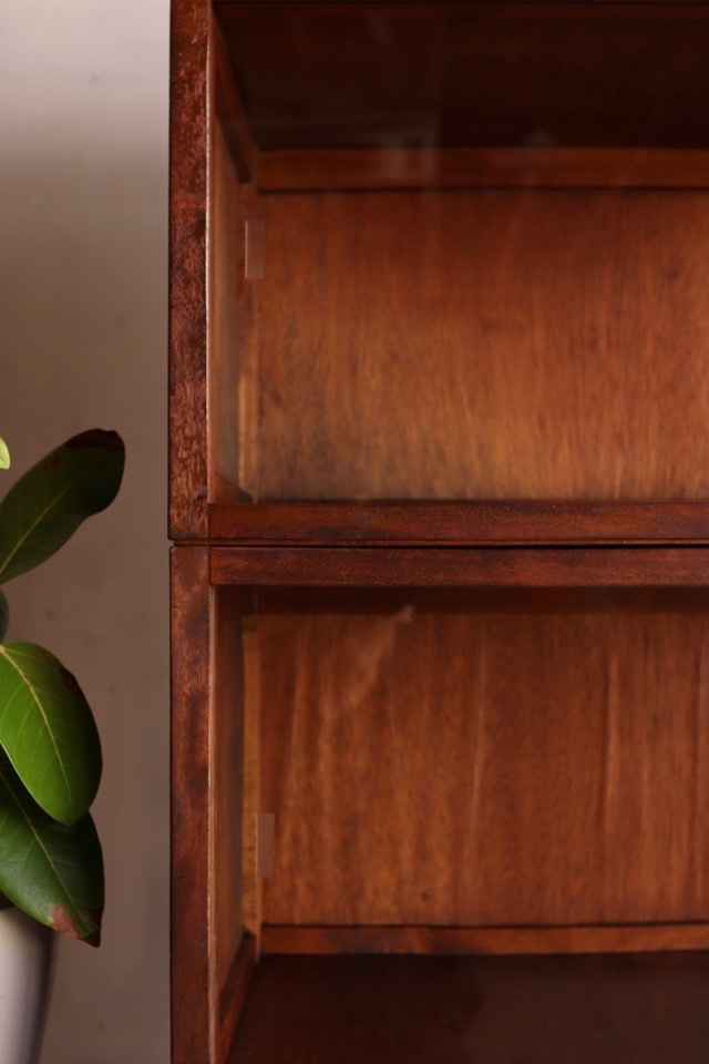 スタッキングガラス引戸棚