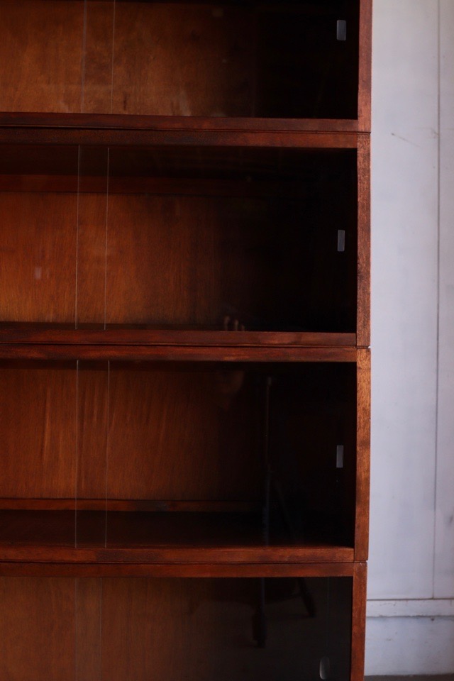 スタッキングガラス引戸棚