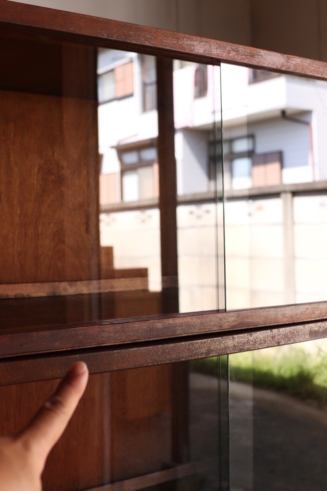 スタッキングガラス引戸棚