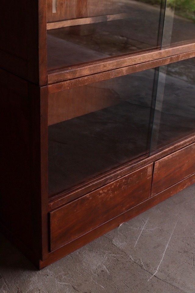 スタッキングガラス引戸棚