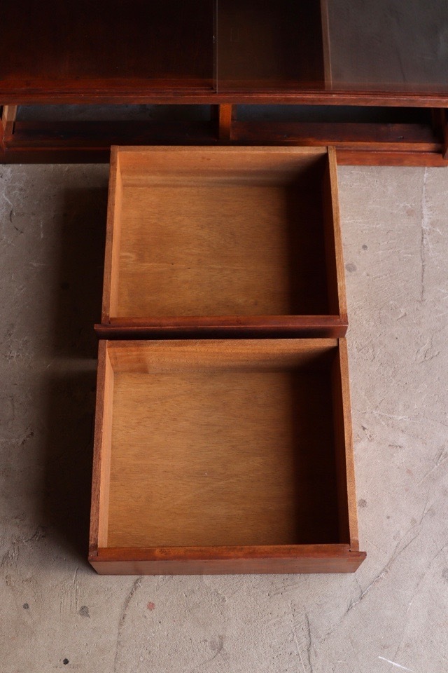 スタッキングガラス引戸棚