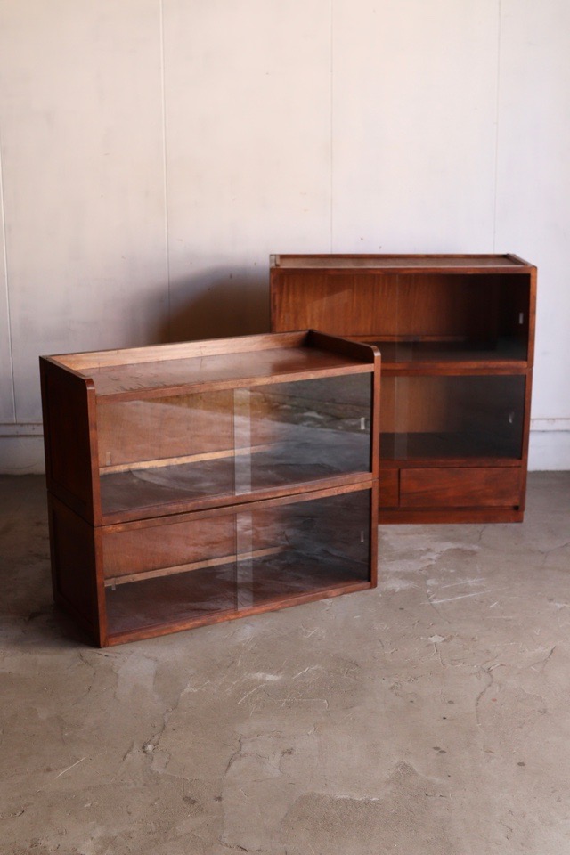 スタッキングガラス引戸棚