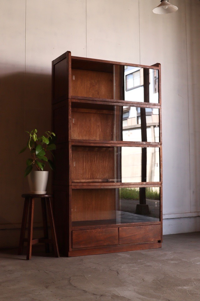 スタッキングガラス引戸棚