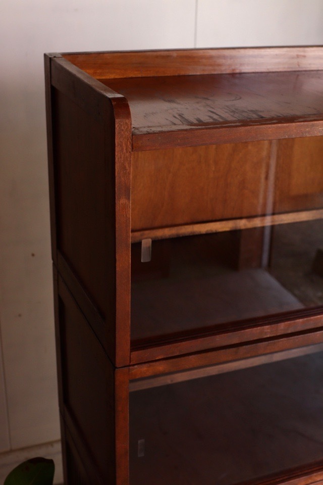 スタッキングガラス引戸棚