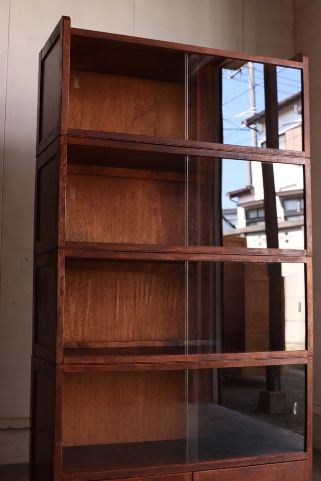 スタッキングガラス引戸棚