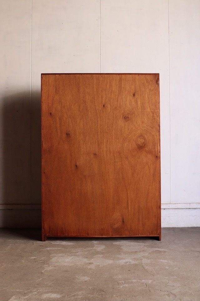 モールガラスの戸棚