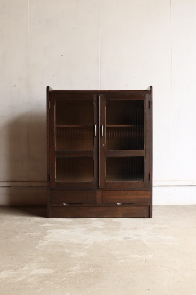 モールガラスの戸棚