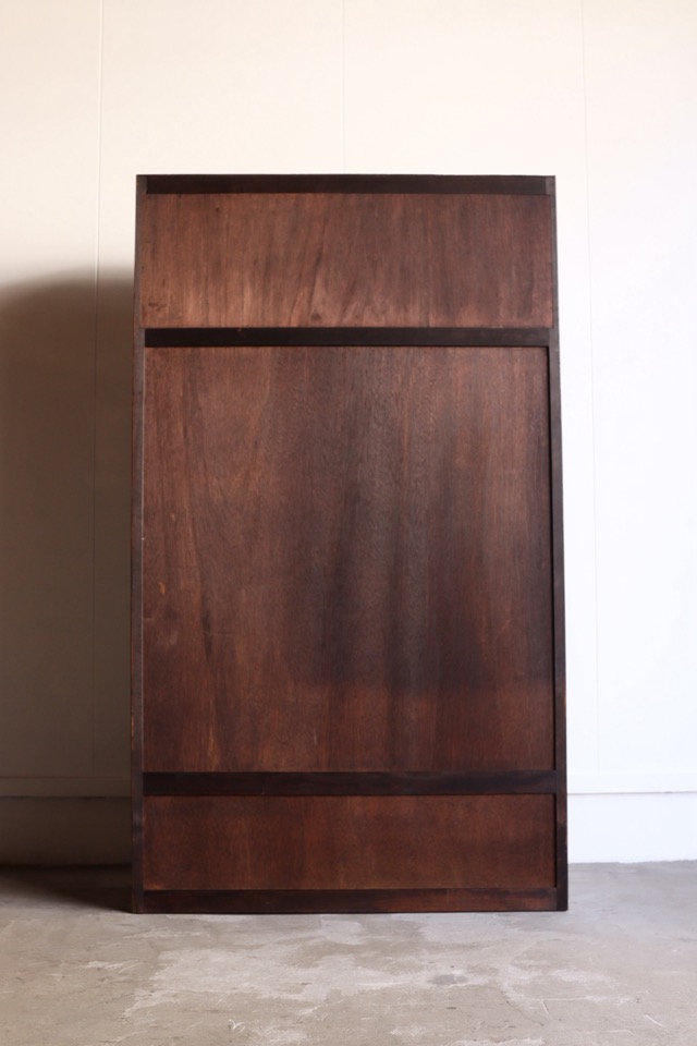 モールガラスの戸棚