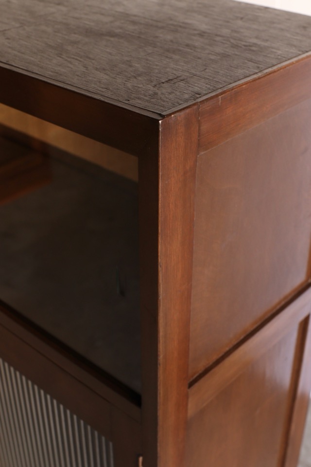 モールガラスの戸棚